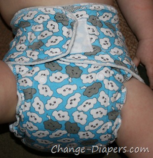 @Narabums Hybrid Fitted #clothdiapers via @chgdiapers 34 med on 16 lb baby