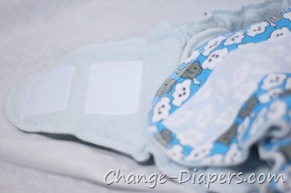 @Narabums Hybrid Fitted #clothdiapers via @chgdiapers 6 closures and laundry tabs