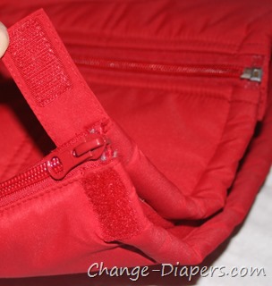 @Cozywoggle coat for winter #carseatsafety via @chgdiapers 10 flaps to cover zippers