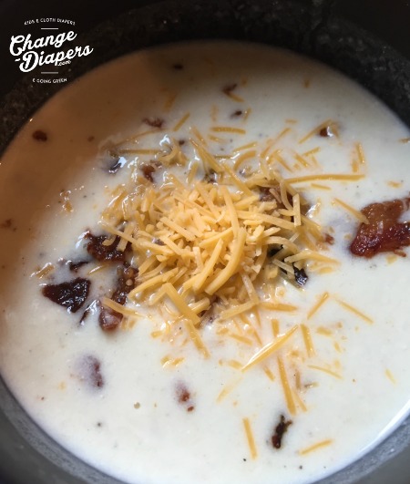 The Best Potato Soup Recipe Ever via @chgdiapers - Yum!